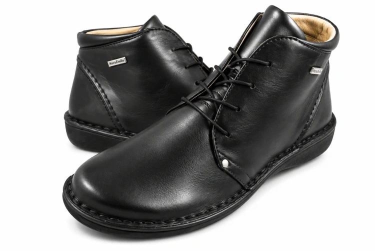 czarne_buty_studio_front.jpg
